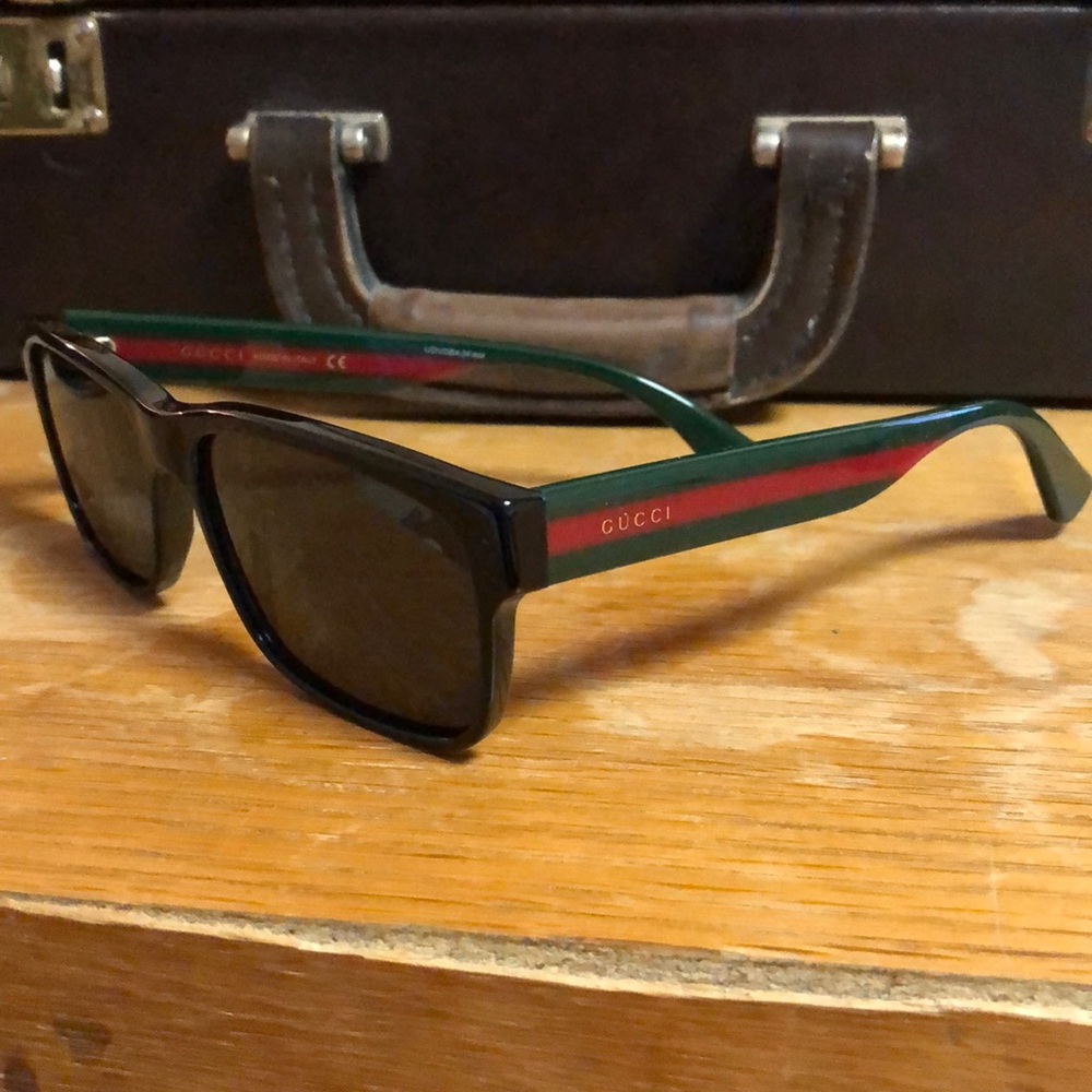 100% authentic Gucci sun glasses NWT
